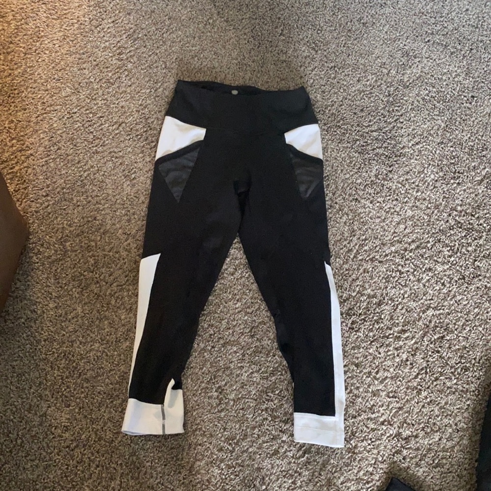 yogalicious black and white leggings